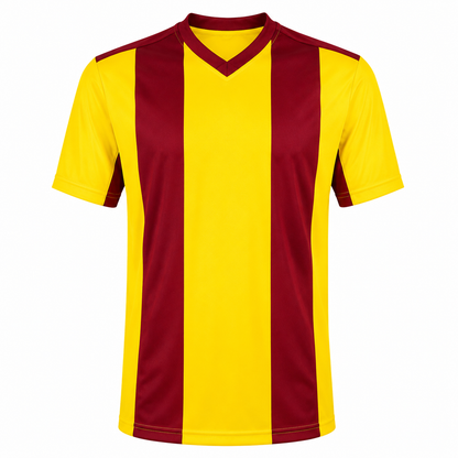 Camiseta de fútbol rayada color amarillo y burdeo confeccionada en tela DryFit nacional, personalizable con número, nombre, logo y sponsor, ideal para clubes, academias, entrenamientos y competencias.