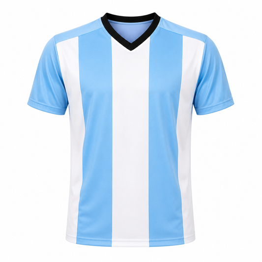 Camiseta de fútbol rayada color celeste y blanco confeccionada en tela DryFit nacional, personalizable con número, nombre, logo y sponsor, ideal para clubes, academias, entrenamientos y competencias.